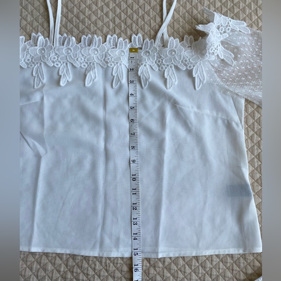 White summer top, lace sleeves, off shoulder, embroidered flowers Size L NWOT - Picture 10 of 11